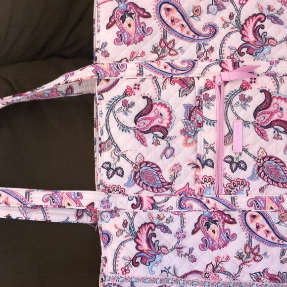 Vera Bradley Handbags - Very Bradley Tote